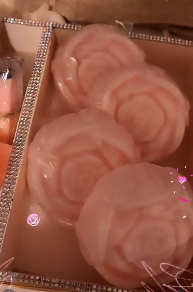 Belleza Social 4-Soap Gift Collection - Image 5